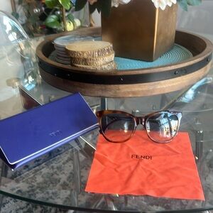 Authentic Fendi Roma sunglass women size